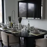 Luxury Loft I Pool, Whirlpool & Sauna I Close To Munich Apartment *